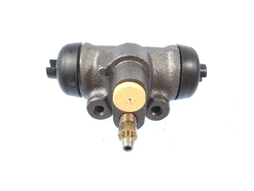 Xy Lanh Phanh Sau Mazda BT-50 Mã phụ tùng UC2R26610