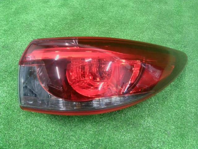 Đèn Hậu Miếng Ngoài Phải Mazda Mazda 6 Mã phụ tùng GJA151150B