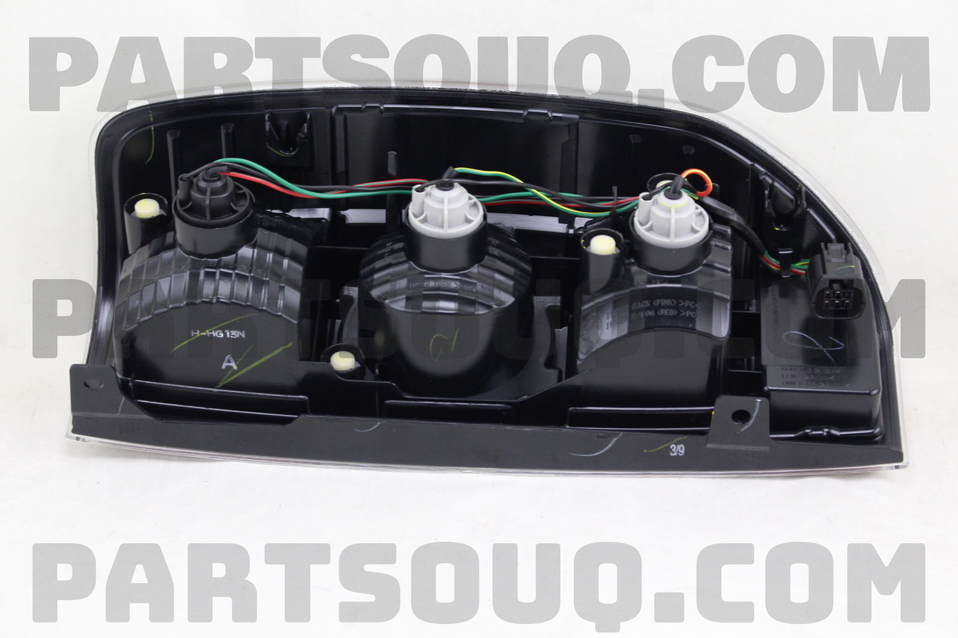 Đèn Hậu Trái Mazda BT-50 Mã phụ tùng UB9B51160D