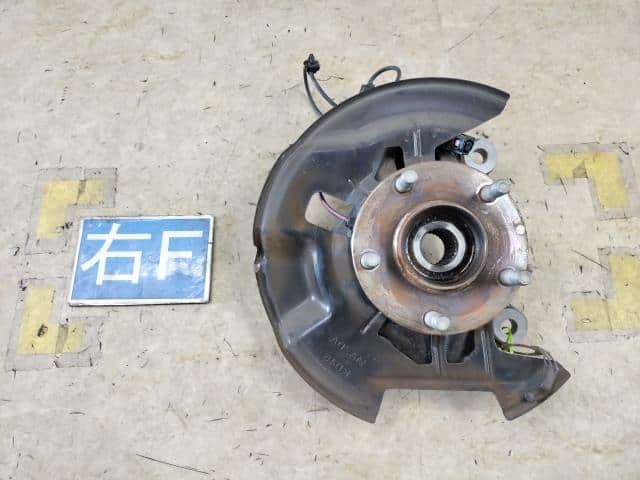 Trụ Lái Phải Mazda Mazda 3 Mã phụ tùng B45A33021