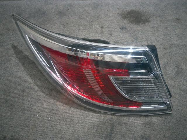 Đèn Hậu Miếng Ngoài Trái Sedan Mazda Mazda 6 Mã phụ tùng G39A51160D