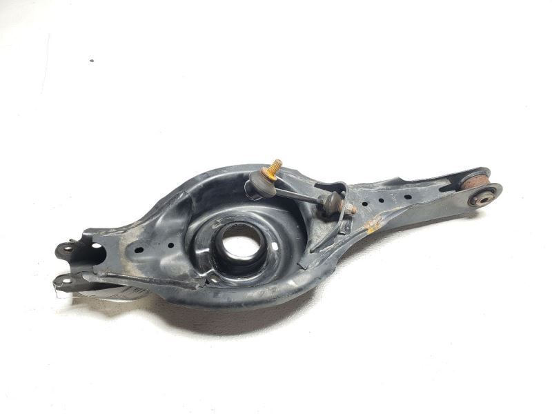 Giá Đỡ Giảm Xóc Sau Mazda CX-5 Mã phụ tùng kd3528350