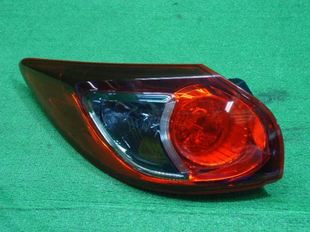 Đèn Hậu Ngoài Trái Không Led Mazda CX-5 Mã phụ tùng KD5451160D