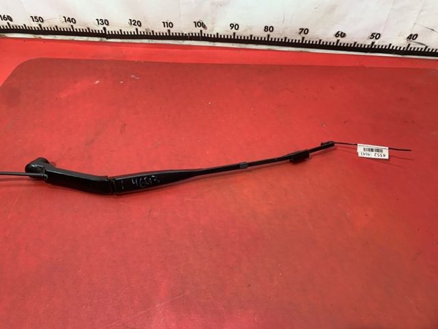 Cần Gạt Mưa Trước Trái Mazda Mazda 3 Mã phụ tùng BHN967321
