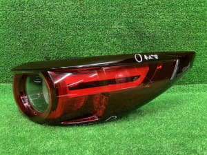 Đèn Hậu Miếng Ngoài Phải Mazda CX-5 Mã phụ tùng K12351150G