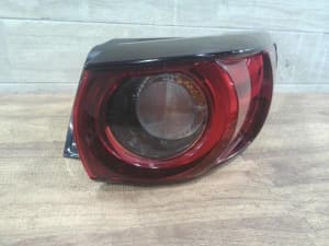 Đèn Hậu Miếng Ngoài Trái Mazda CX-5 Mã phụ tùng K12351160G