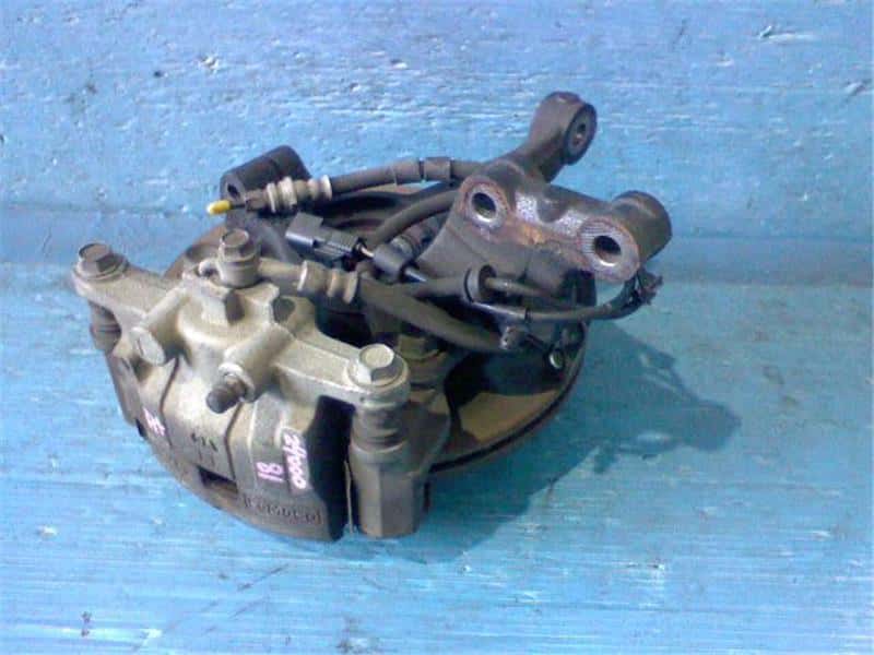 Ngõng May Ơ Trước Trái Mazda Mazda 2 Mã phụ tùng D65133031A