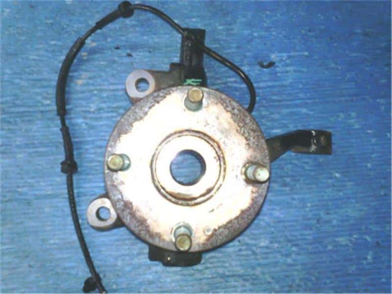 Ngõng May Ơ Trước Trái Mazda Mazda 2 Mã phụ tùng D65133031A