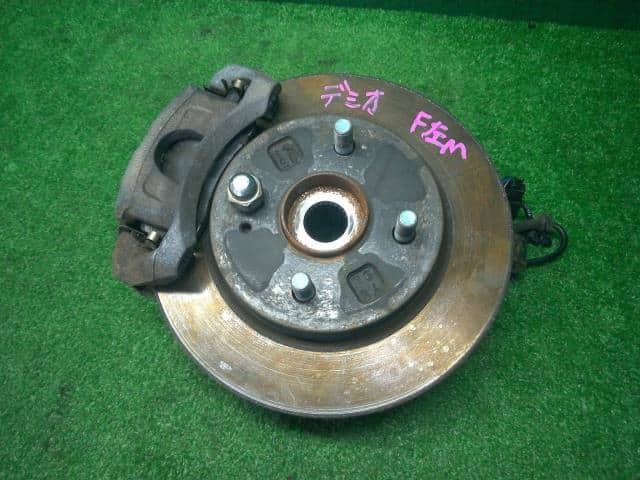 Ngõng May Ơ Trước Trái Mazda Mazda 2 Mã phụ tùng D65133031A