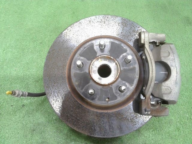 Ngõng May Ơ Trước Phải Mazda CX-5 Mã phụ tùng kd3533021a