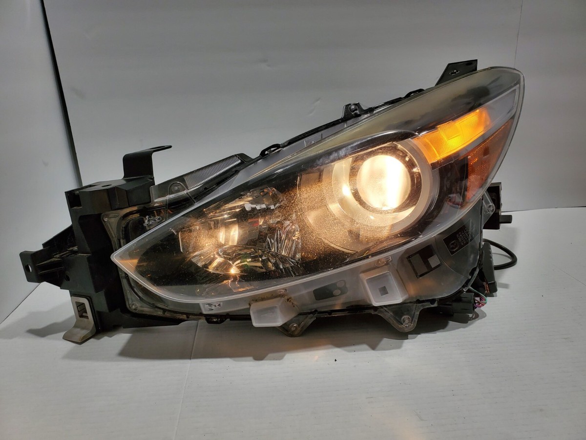 Đèn Pha Trái 1.5 Mazda Mazda 3 Mã phụ tùng b63b51040-old