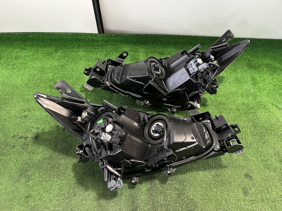 Đèn Pha Trái 1.5 Mazda Mazda 3 Mã phụ tùng b63b51040-old
