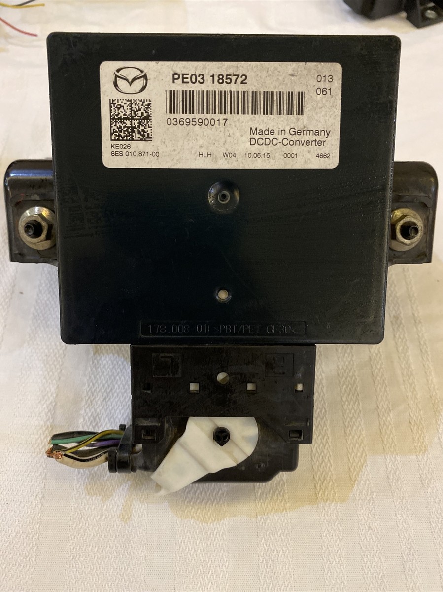 Hộp Điều Khiển Điện Đèn Dcdc Mazda CX-5 Mã phụ tùng pe0318572
