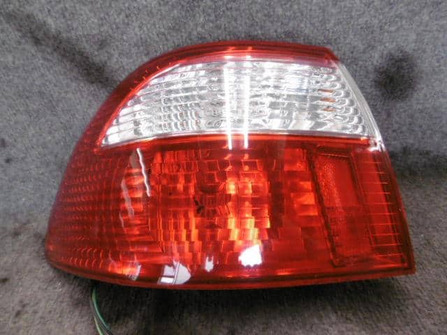 Đèn Hậu Ngoài Trái Mazda 626 Mã phụ tùng GG2M51160A
