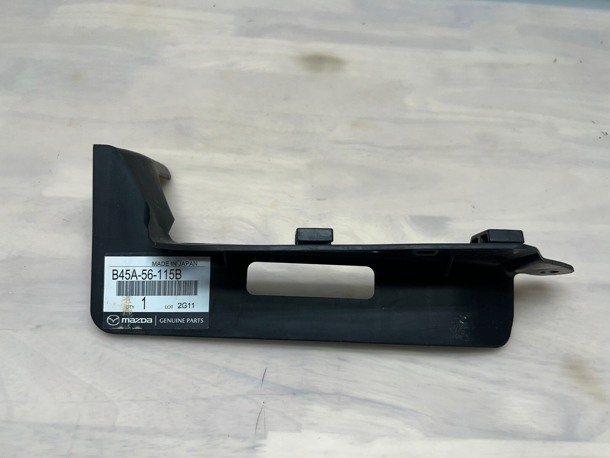 Đèn Hậu Ngoài Trái Không Led - 4 Cửa Mazda Mazda 3 Mã phụ tùng B45a511600