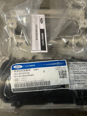 Hộp Đựng Kính Trần Xe Mazda BT-50 Mã phụ tùng CN1Z58519A70DA