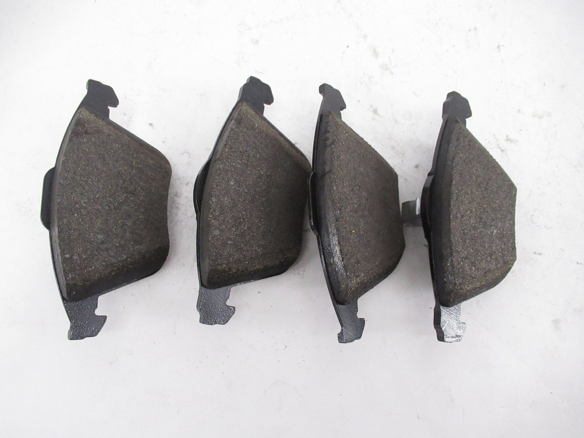Má Phanh Trước Mazda 323 OEM b2yd3323z-OE