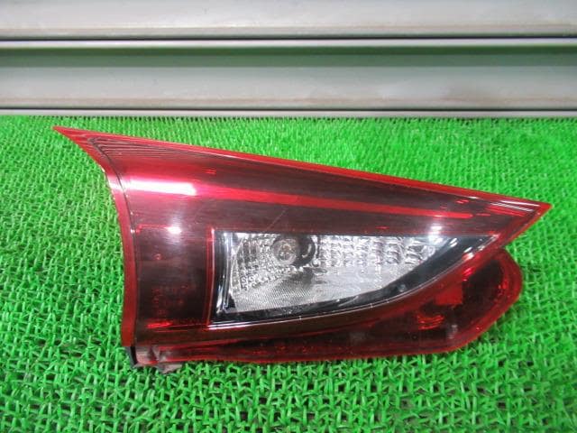 Đèn Hậu Miếng Trong Trái (Bản 5 Cửa) Mazda Mazda 3 Mã phụ tùng b45c513g0b