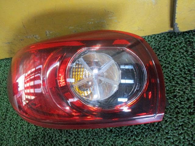 Đèn Hậu Miếng Trong Phải Mazda Mazda 3 Mã phụ tùng B45C51150C