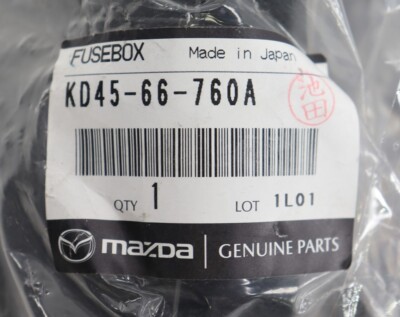 Vỏ Hộp Cầu Chì Đầu Xe Mazda CX-5 Mã phụ tùng kd4566760a