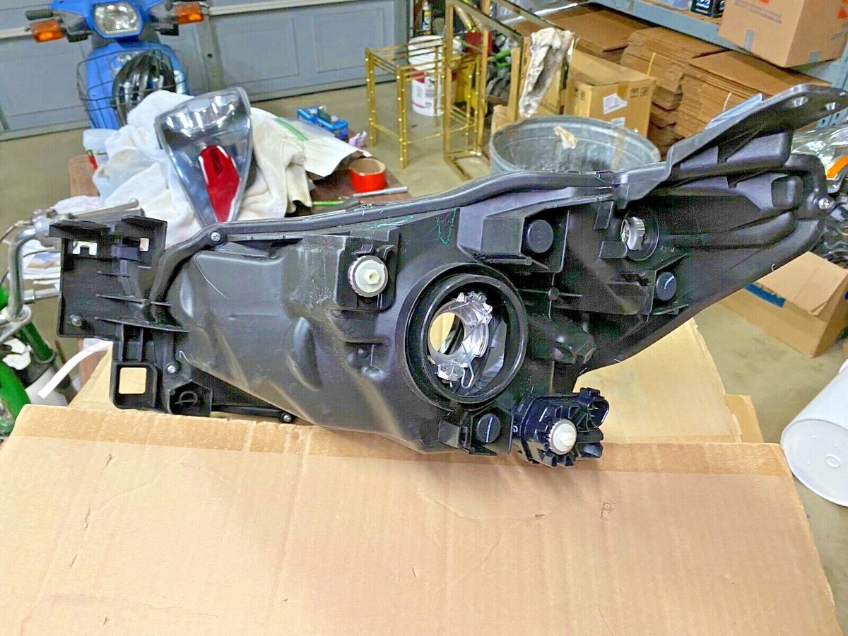 Giàn Lạnh Trong Xe Mazda Mazda 2 Mã phụ tùng DB2H61J10A