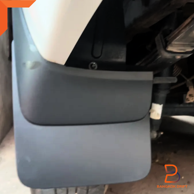 Chắn Bùn Bánh Sau Trái Mazda BT-50 Mã phụ tùng 1d0251880a