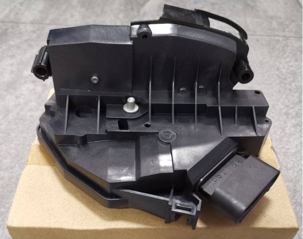 Ổ Khóa Ngậm Cánh Cửa Sau Trái 4 Giắc Điện Mazda BT-50 Mã phụ tùng ab39a26413cb