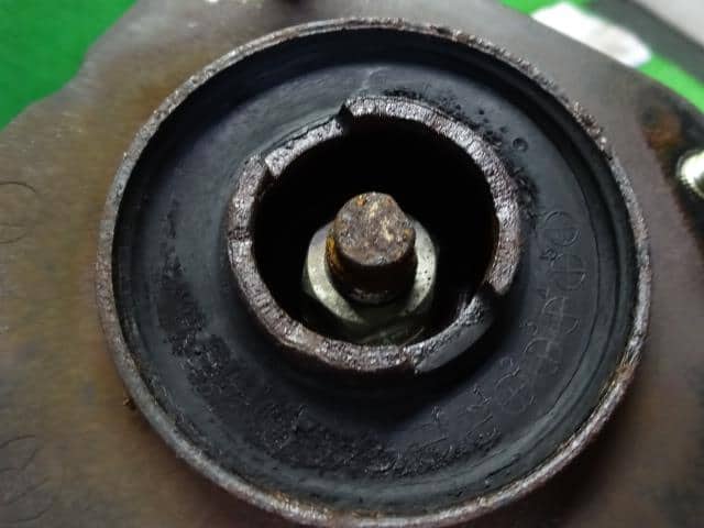 Giảm Xóc Sau Mazda 626 Mã phụ tùng GJ1L28700