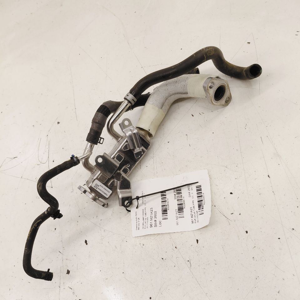 Ống Nước Vào Két Làm Mát Van Erg Mazda BT-50 Mã phụ tùng BB3Q9F476CB