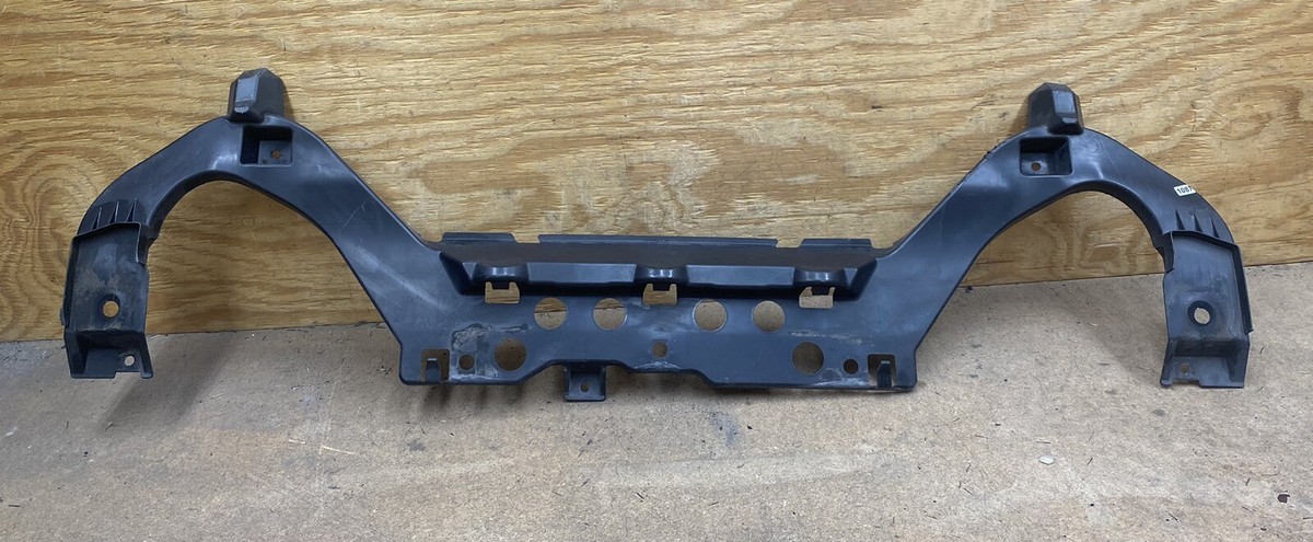 Ốp Che Khóa Capo Miếng Sau Mazda Mazda 3 Mã phụ tùng bjs7501a1a