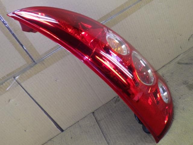 Đèn Hậu Trái Mazda Premacy Mã phụ tùng C14551160C