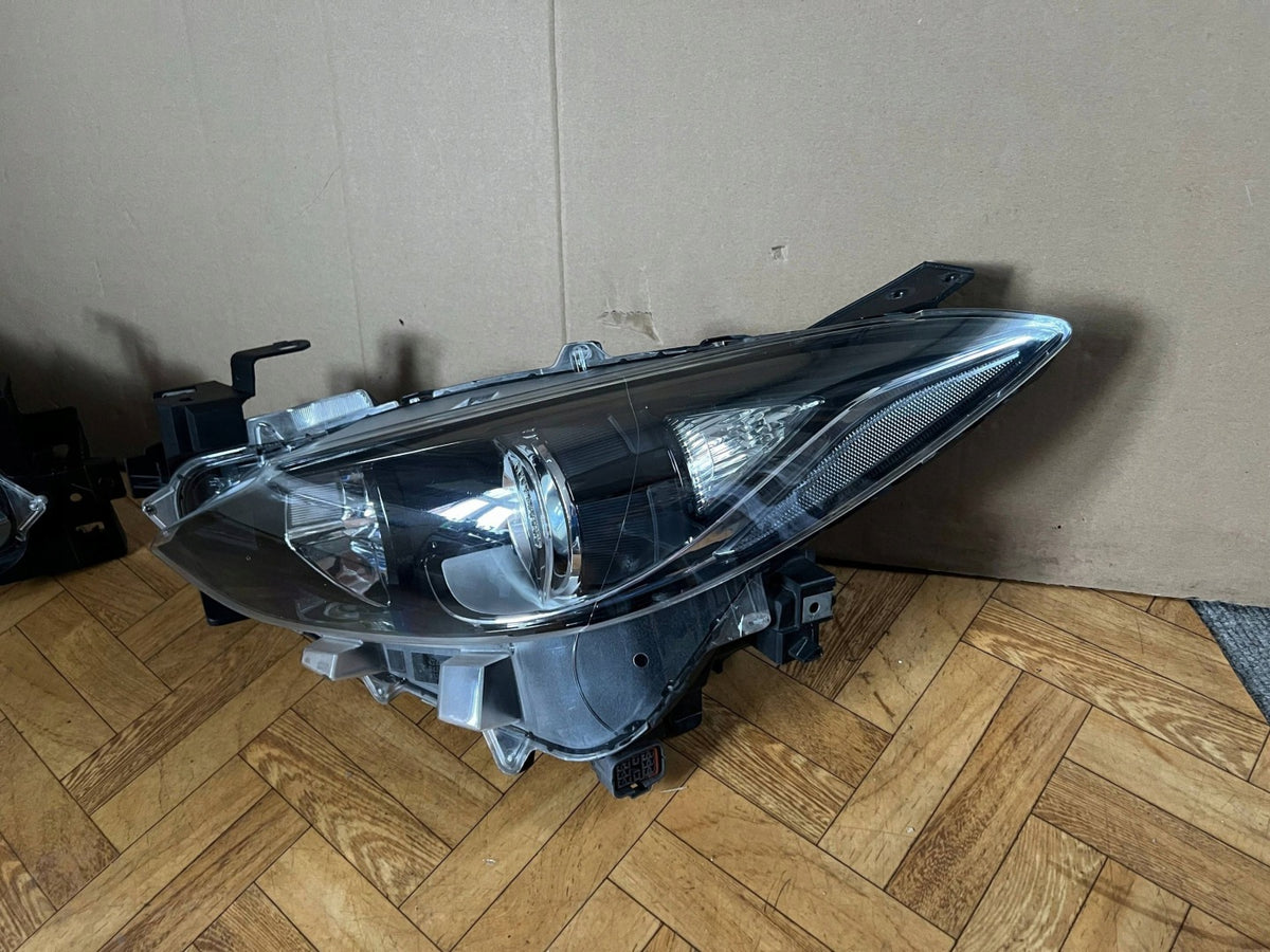 Đèn Pha Trái Bóng Hallogen Mazda Mazda 3 OEM BHR151040