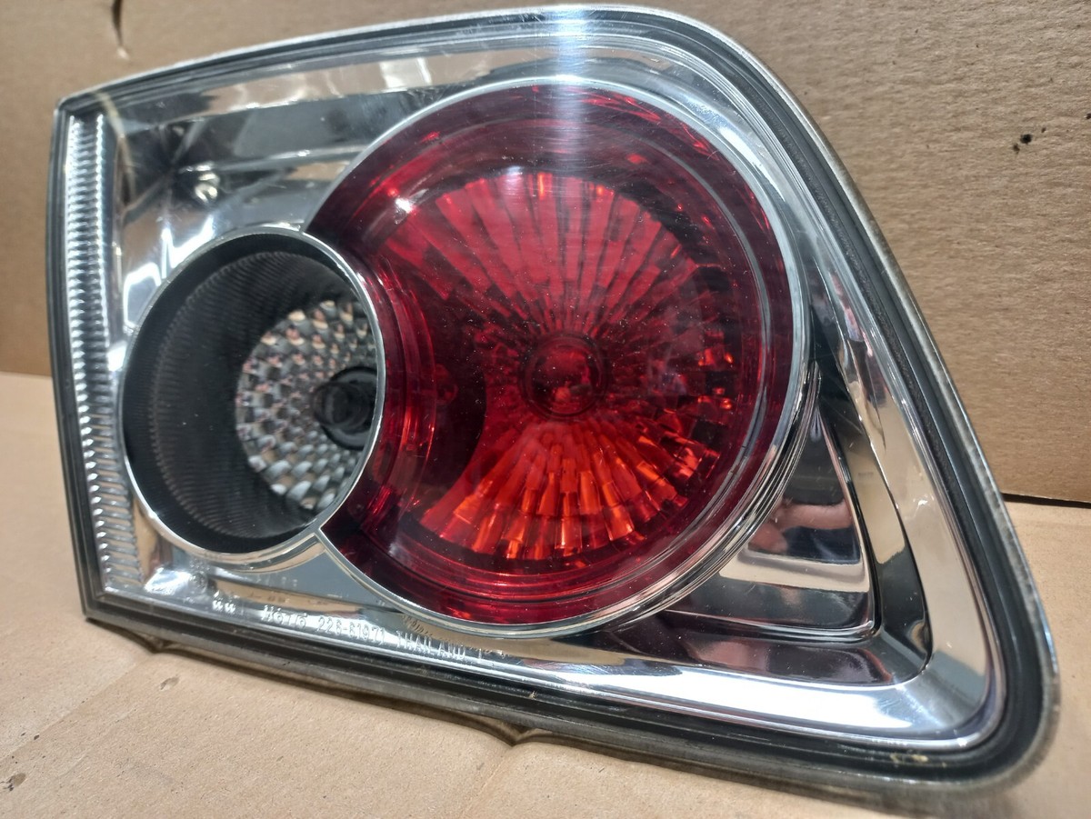 Đèn Hậu Miếng Trong Bên Trái Mazda Mazda 6 Mã phụ tùng gj6a513j0c