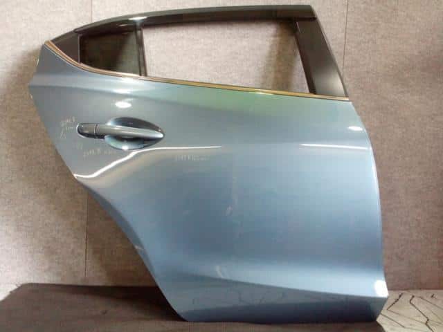Cánh Cửa Sau Bên Phải Phải Mazda Mazda 3 Mã phụ tùng bjy07202xf