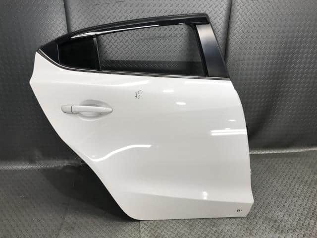 Cánh Cửa Sau Bên Phải Phải Mazda Mazda 3 Mã phụ tùng bjy07202xf