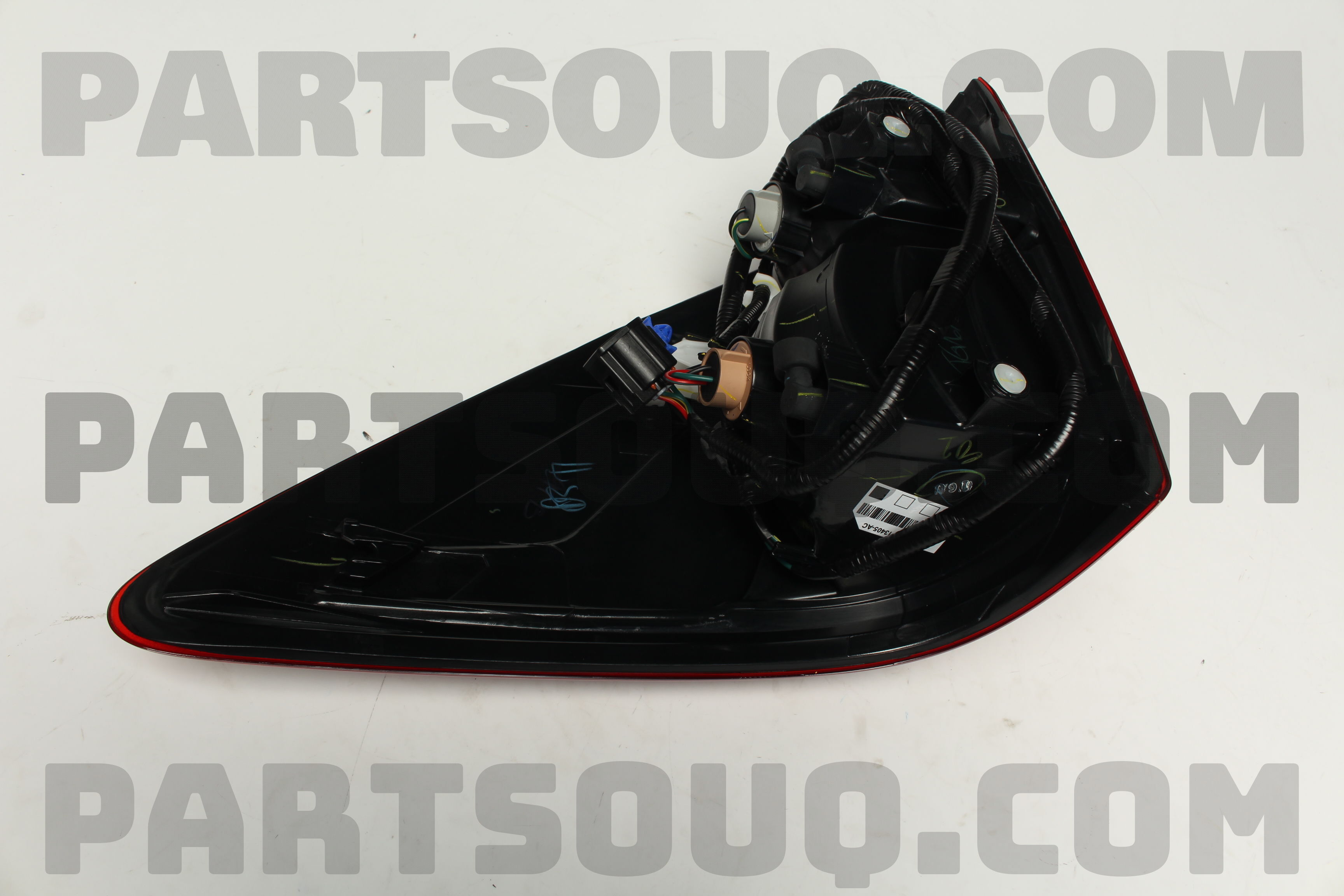 Đèn Hậu Ngoài Trái Mazda BT-50 Mã phụ tùng UL4J51160A