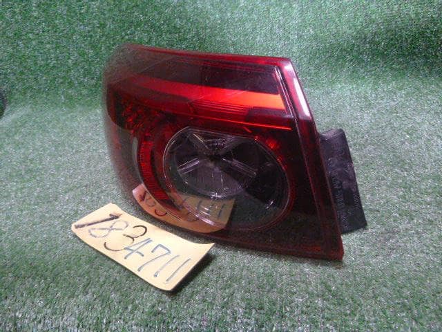 Đèn Hậu Ngoài Trái Có Led - Sedan Mazda Mazda 3 Mã phụ tùng B53W51160