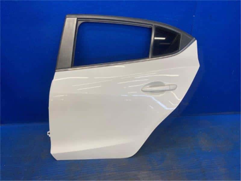 Cánh Cửa Sau Bên Trái Trái Mazda Mazda 3 Mã phụ tùng bjy07302xf