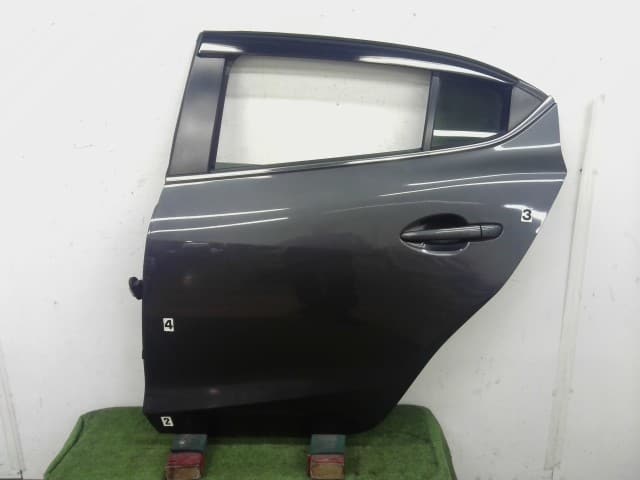 Cánh Cửa Sau Bên Trái Trái Mazda Mazda 3 Mã phụ tùng bjy07302xf
