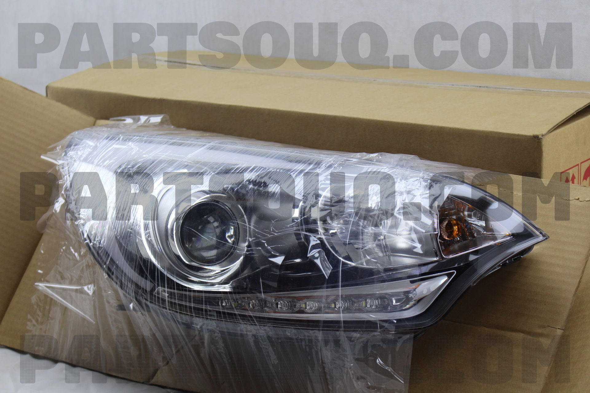 Đèn Pha Phải Kia Rio Mã phụ tùng 921021W500