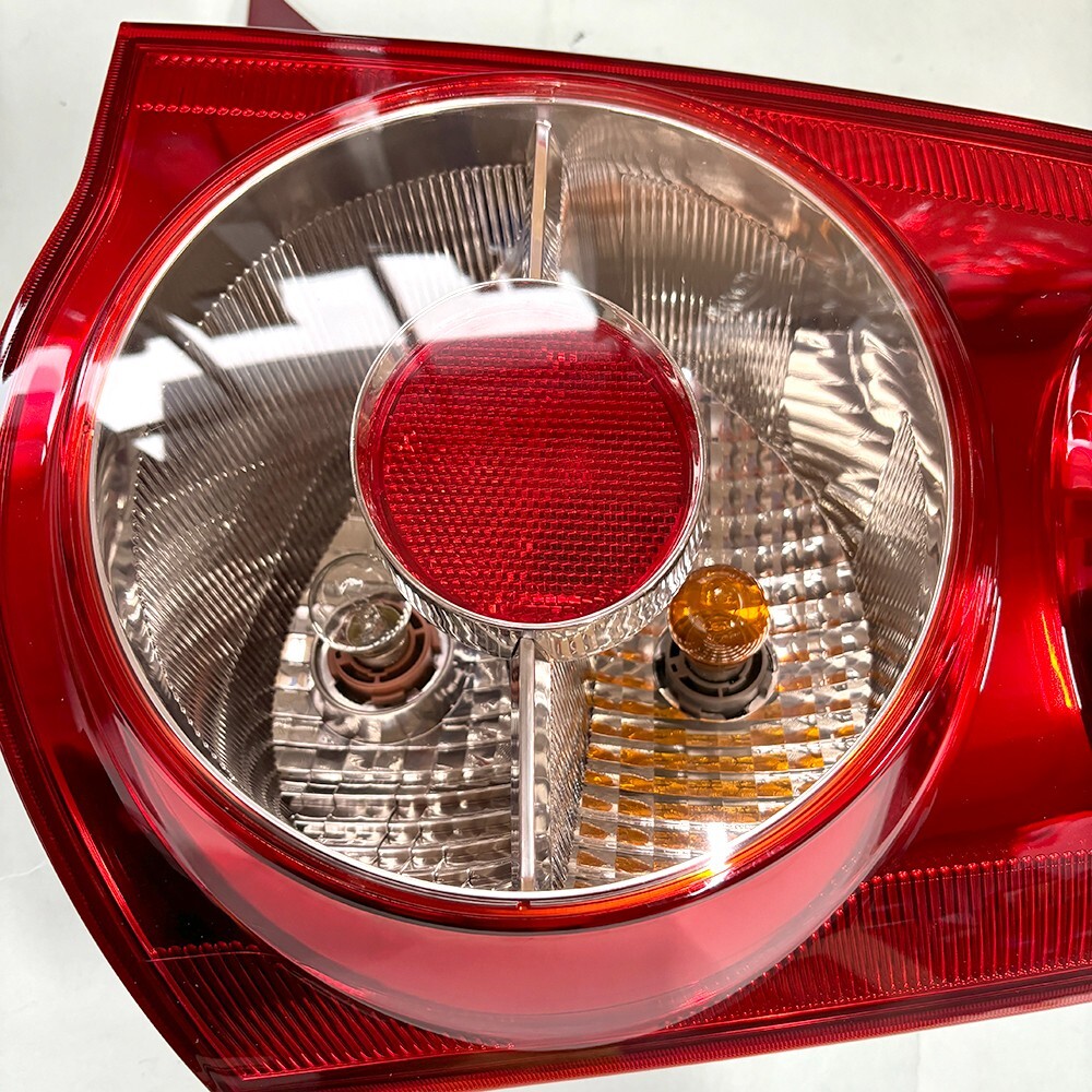 Đèn Hậu Phải Viền Đỏ Kia Morning / Picanto Mã phụ tùng 9240207500
