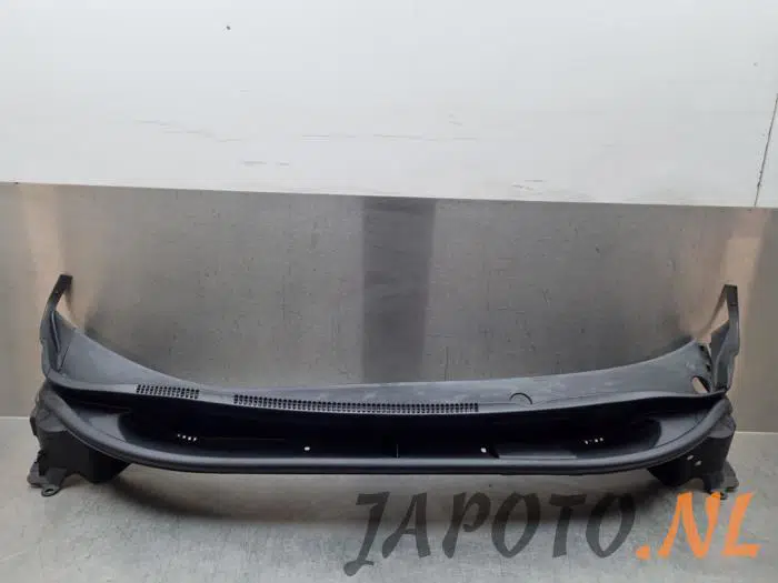 Ốp Chân Kính Chắn Gió Kia Rio Mã phụ tùng 861501W000
