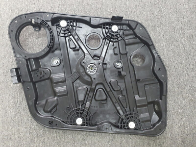 Kính Cánh Cửa Trước Trái Kia Rio Mã phụ tùng 824111W010