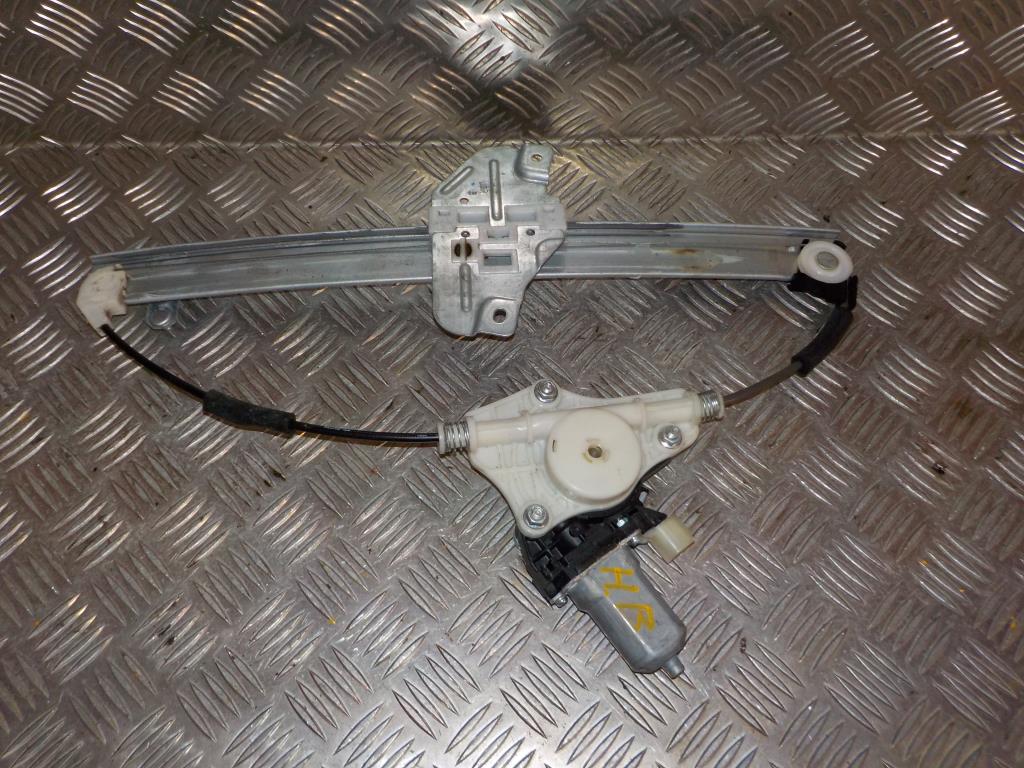 Mô Tơ Lên Xuống Kính Cánh Cửa Sau Phải Kia Rio Mã phụ tùng 834601W000