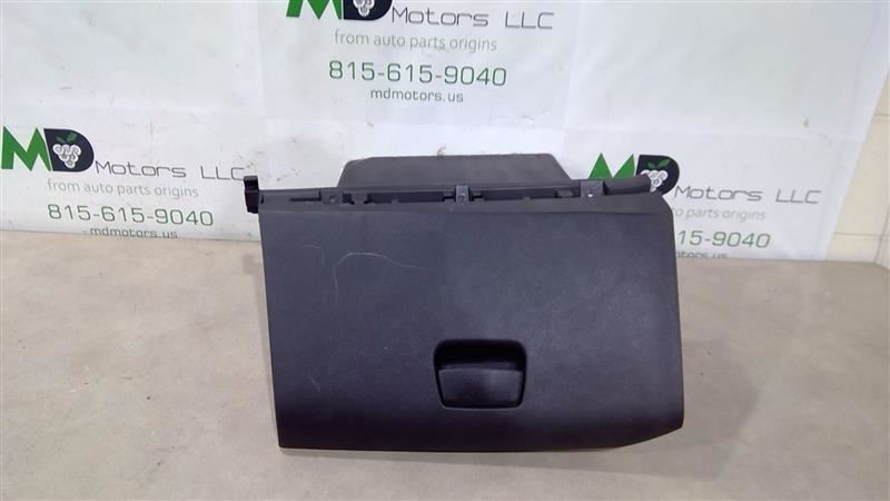 Cốp Đựng Đồ Trong Xe Kia Rio Mã phụ tùng 845101W010HU