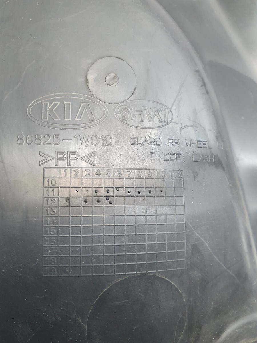 Lòng Dè Chắn Bùn Sau Phải- Bản 5 Cửa Kia Rio Mã phụ tùng 868221W010