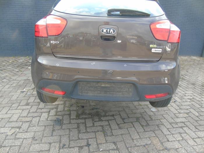 Cản Sau Miếng Trên - Bản 5 Cửa Kia Rio Mã phụ tùng 866101W210