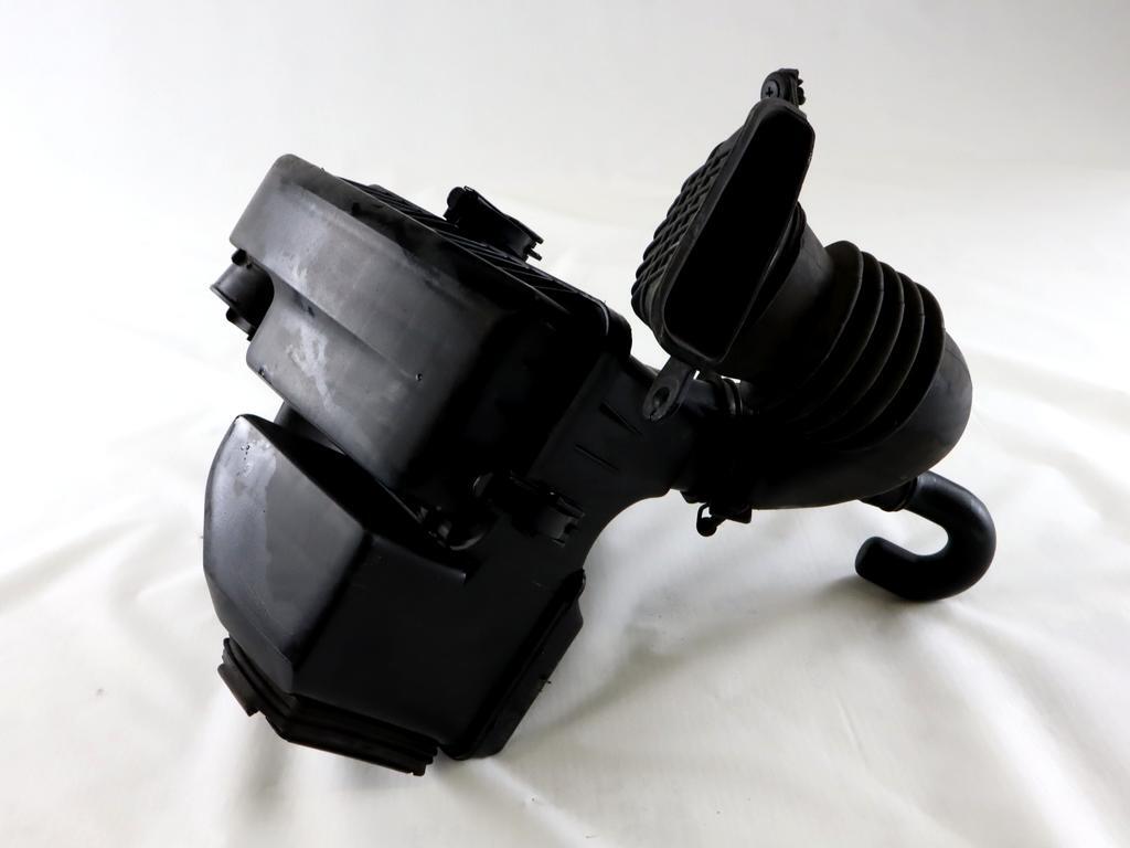 Đế Hộp Lọc Gió Động Cơ Kia Morning / Picanto Mã phụ tùng 2811207600