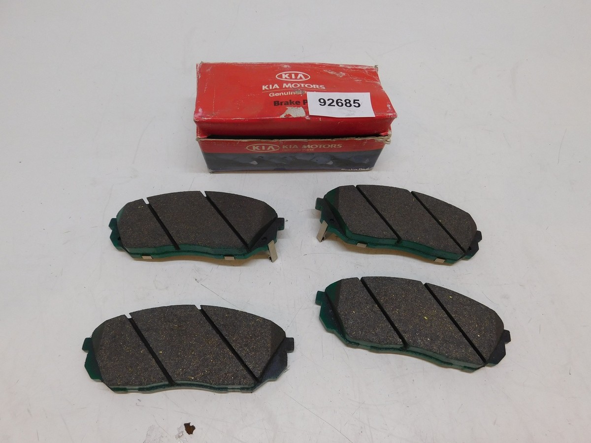Má Phanh Trước Kia Sorento OEM 581013EE01