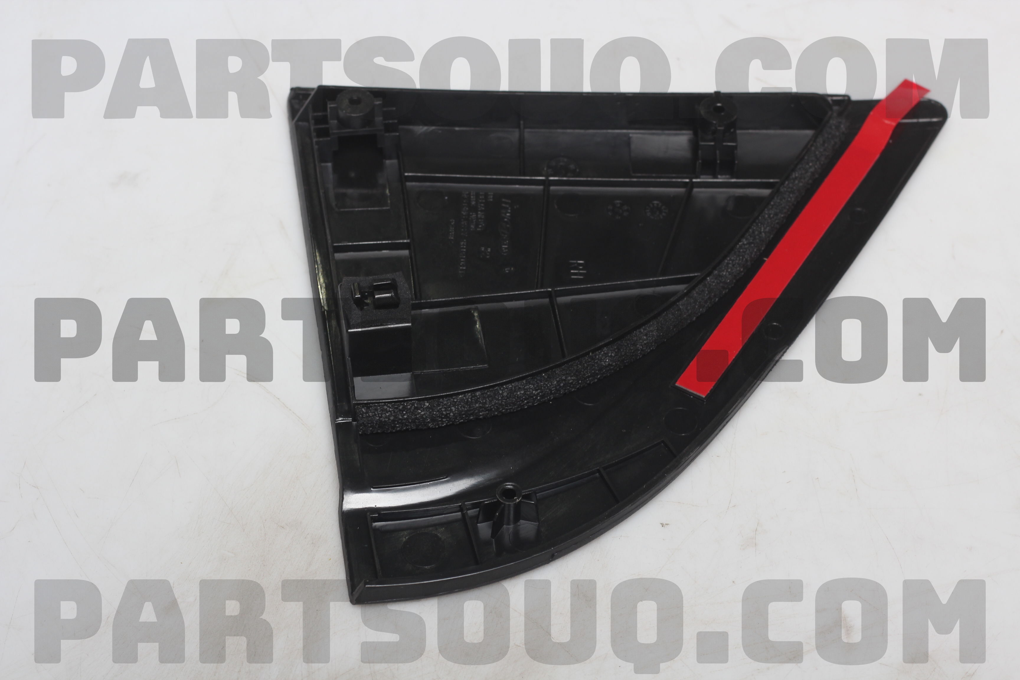 Ốp Tam Giác Sau Phải Kia Rio Mã phụ tùng 838401W200